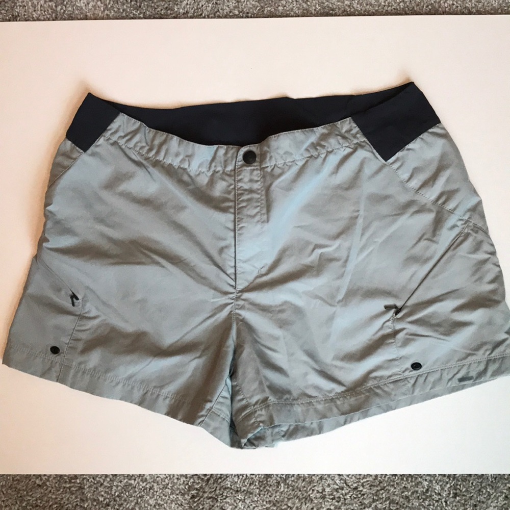 COLUMBIA SHORTS WOMANS SPORTSWEAR